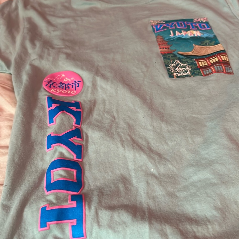 Ages 14/16 graphic tee shirt